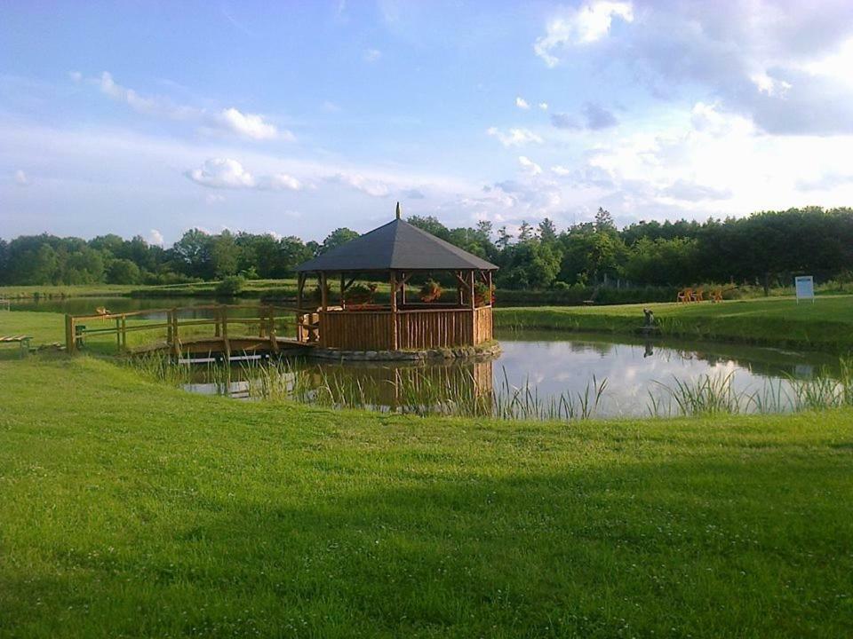 Dom Nad Rozlewiskiem Połczyn-Zdrój Exterior foto